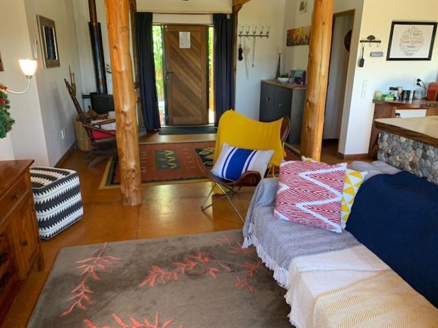 Treetop Hideaway - Taupo Holiday Home Εξωτερικό φωτογραφία