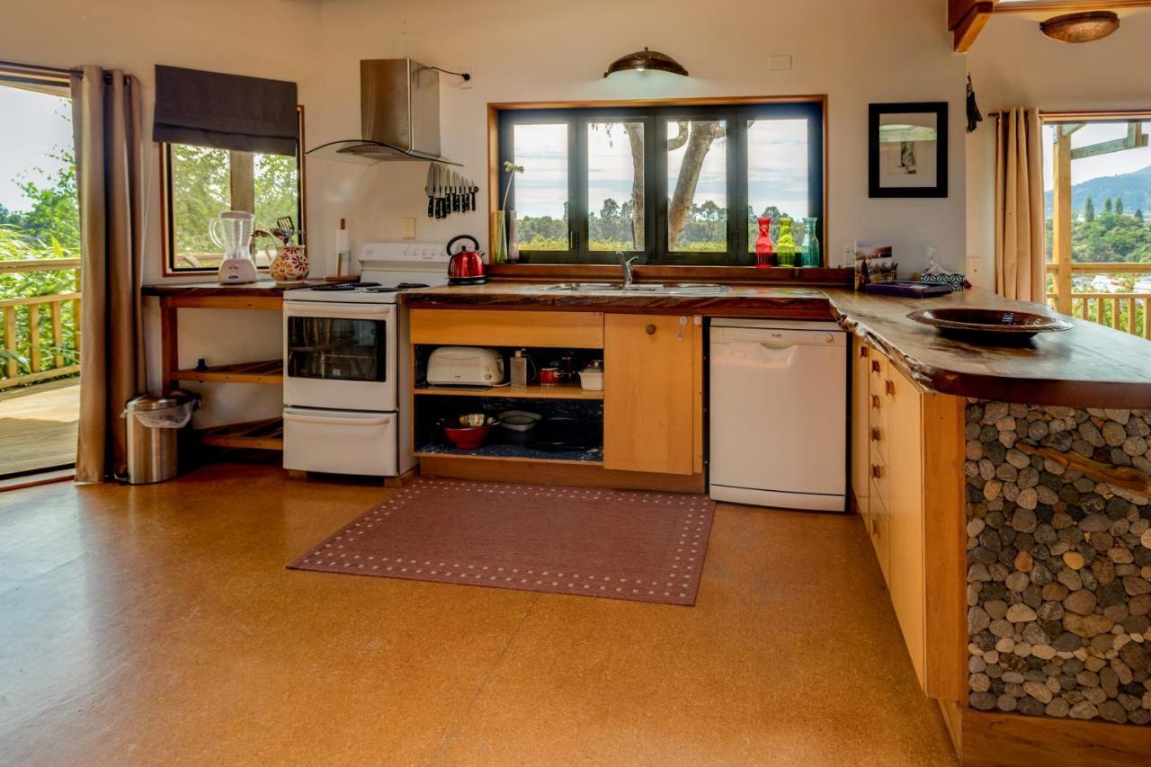 Treetop Hideaway - Taupo Holiday Home Εξωτερικό φωτογραφία