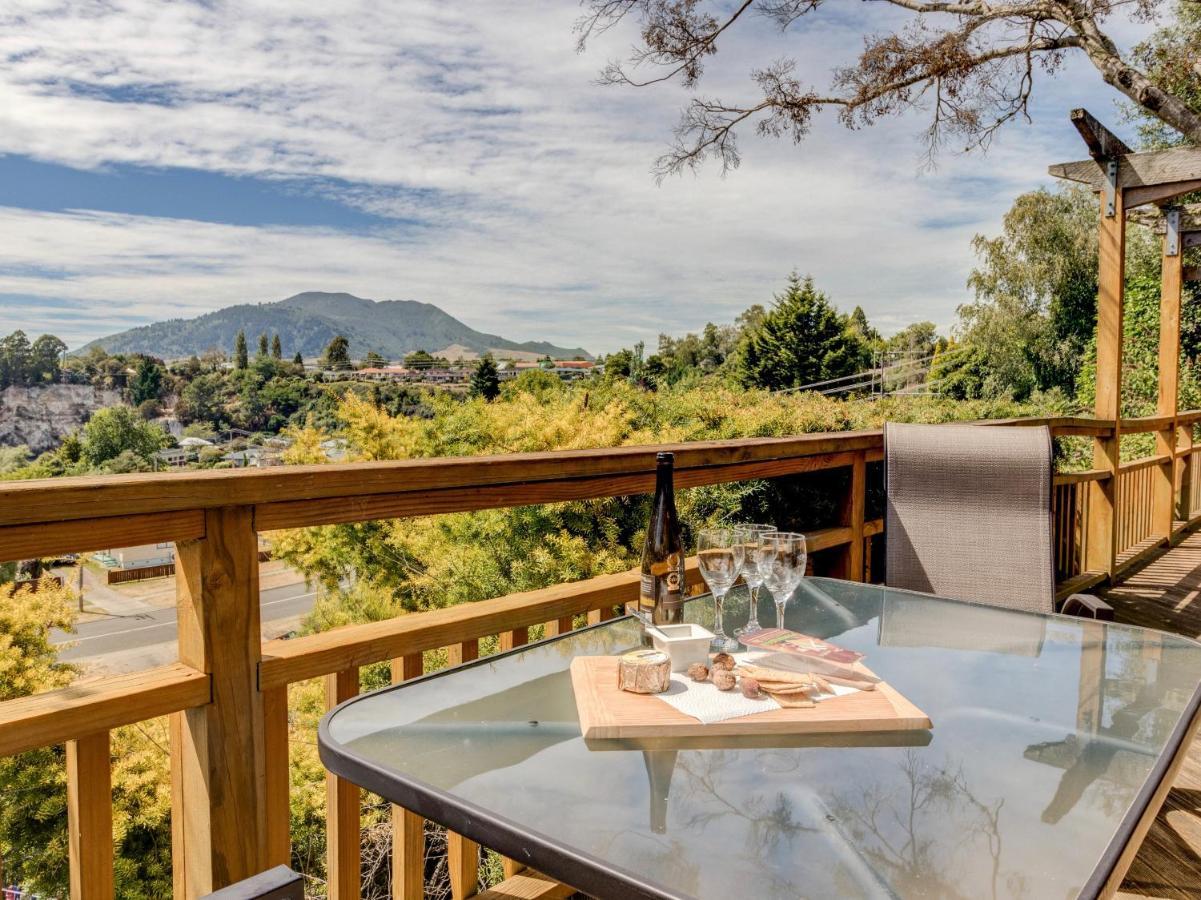 Treetop Hideaway - Taupo Holiday Home Εξωτερικό φωτογραφία