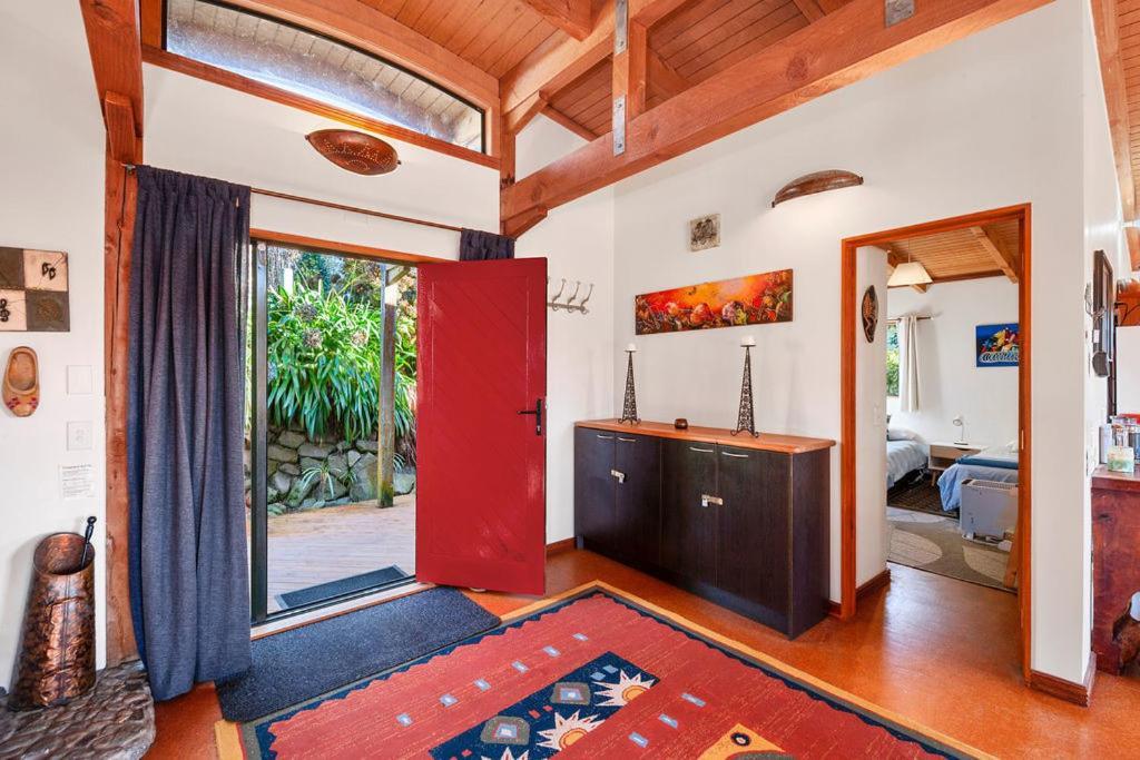 Treetop Hideaway - Taupo Holiday Home Εξωτερικό φωτογραφία